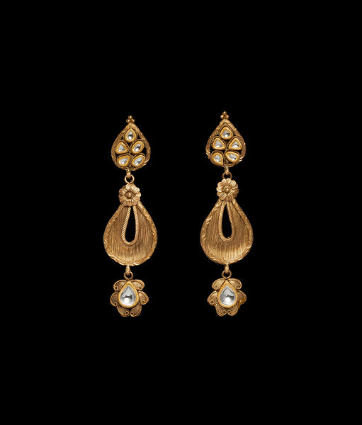 Gold Earrings with Pearl
