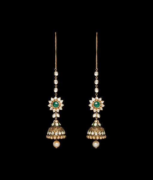 Traditional Earrings with Emerald